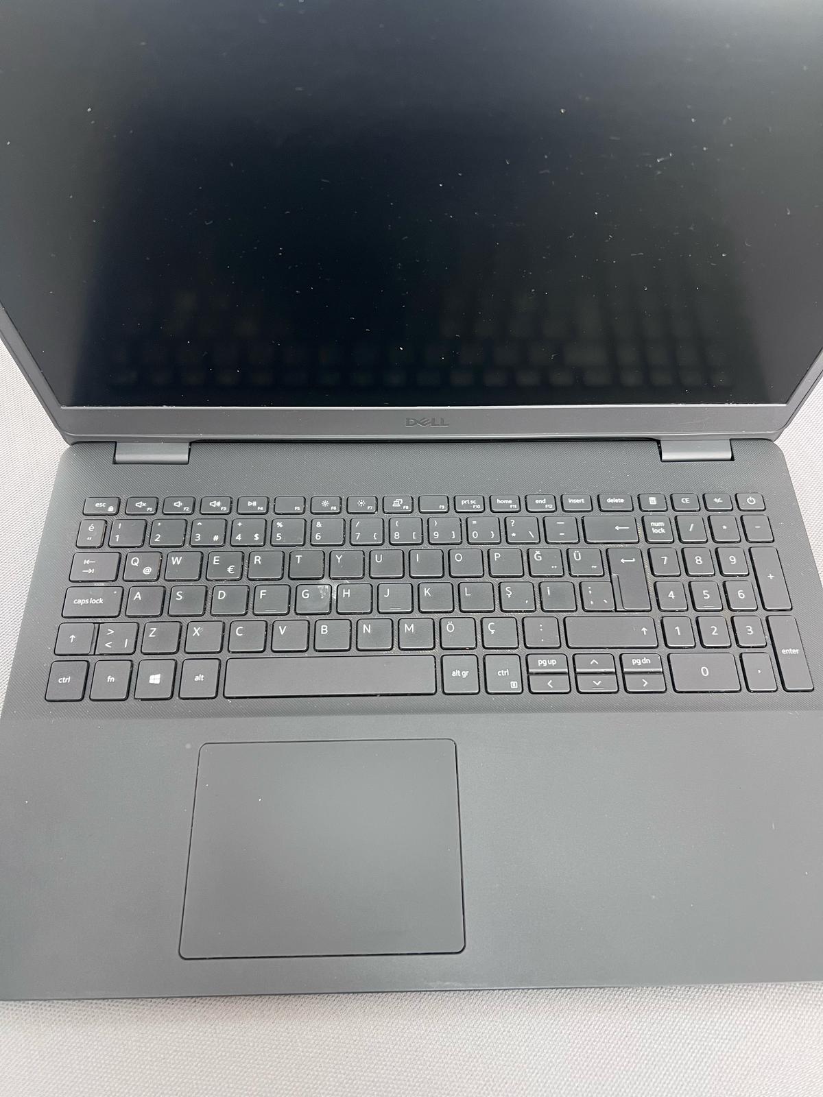 Dell Intel Core i3 10.nesil 8Gb RAM 256Gb SSD (2. El Laptop)
